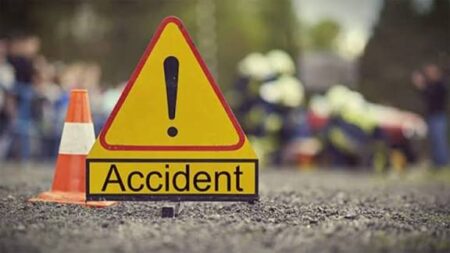 Car Hits Divider Near Ambedkar Garden, One Injured; Case Registered