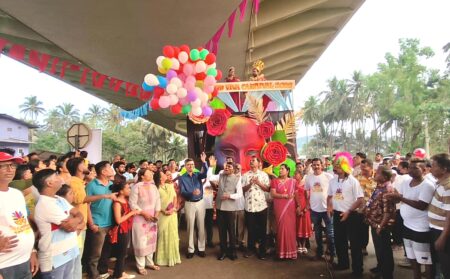 Second edition of Cortalim Carnival draws massive crowds along highway stretch