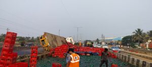 Coca-Cola Truck Overturns at Verna Junction, Triggers Traffic Chaos
