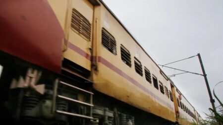 Railway Staff Foils Theft on Tutari Express; Accused Handed Over to RPF at Panvel