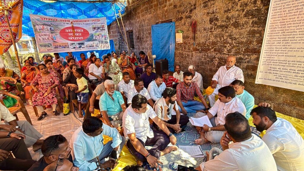 MLA Vijai Extends Support To ‘Amka Bandhara Naka’ Protestors At Mirabag