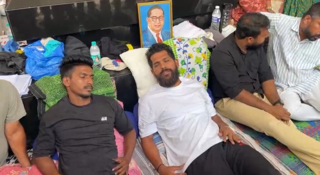 Viresh Borkar Resumes Protest at Azad Maidan After Hospital Discharge