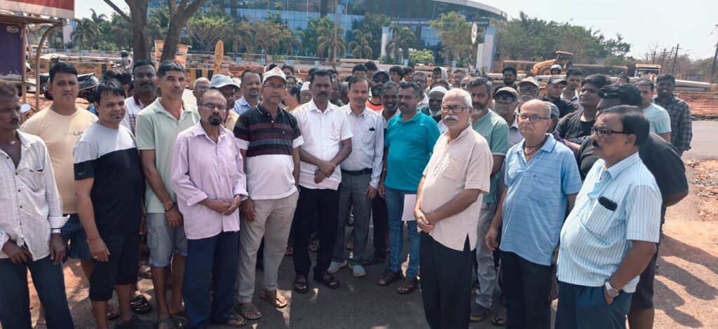 Upasnagar residents protest highway works, demand underpass