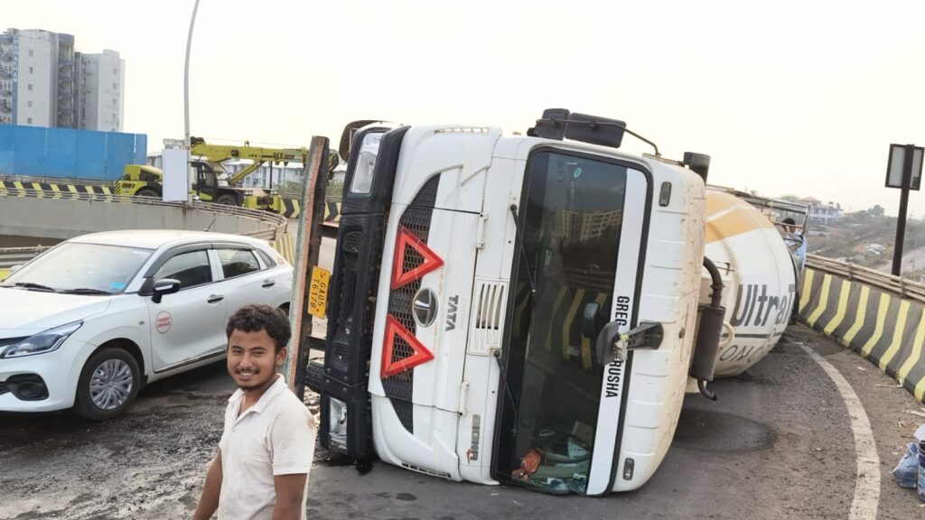 Concrete mixer overturns at Grade Separator flyover, no injuries reported