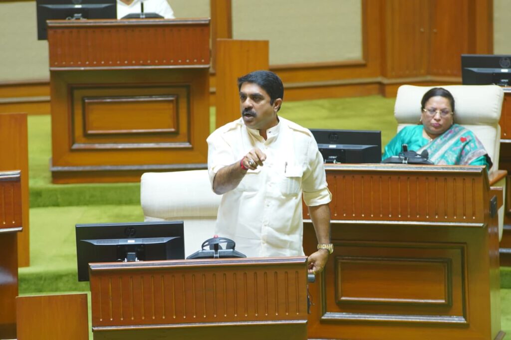 Vijai Sardesai Raises Dual Citizenship Demand for Goans with Portuguese passports