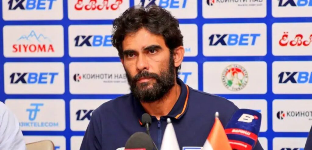 Payment Dispute Leaves India Coach, Players Locked Out Of Kochi Stadium