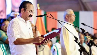 “Why Was Full Version Played?” Kerala Oath Event Ignites Secularism Debate