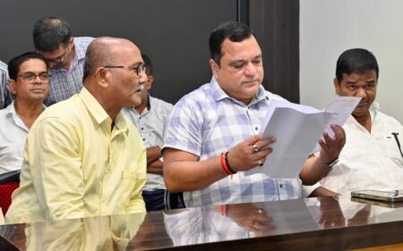 Transport Minister Reviews Taxi Sector Issues At Dabolim