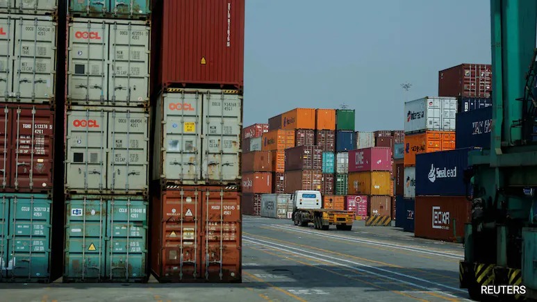 India’s Exports Reach Record $863 Billion in FY26, Says Commerce Ministry