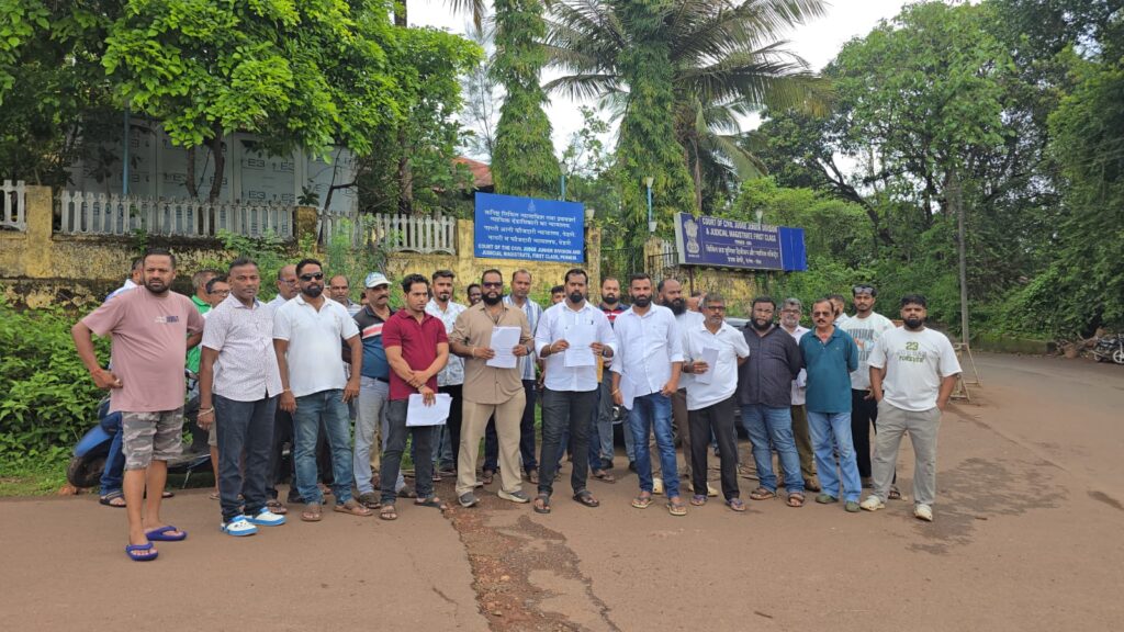 Taxi Drivers Appear Before Pernem Court in Mopa Airport Parking Fee Protest Case