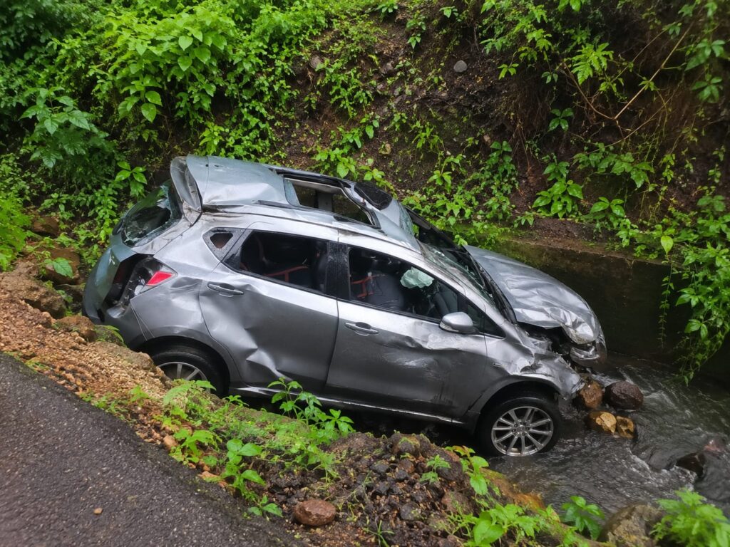 Four Injured After Car Plunges Into Drain in Amboli Ghat