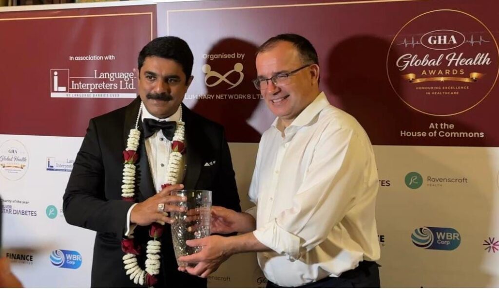 Vijai Sardesai Receives International Politician Of The Year Award In UK