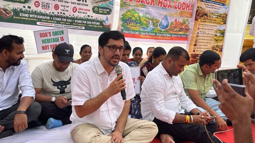 AAP Goa Chief Valmiki Naik Joins Karapur Protesters At Jantar Mantar
