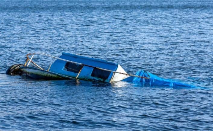 11 Fishermen Rescued After Canoe Capsizes Off Majorda