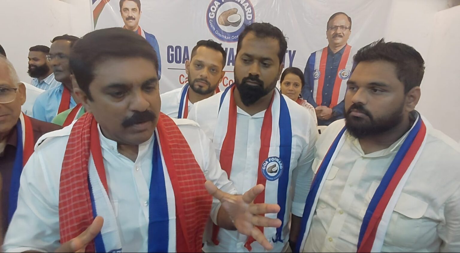 Cockroach Party Has More Value Than Congress, Says MLA Vijay on Pre-Poll Alliance