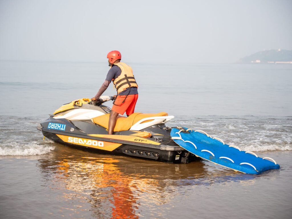 Canoe Capsizes Off Arossim; All 10 Fishermen Safe After Rescue Response