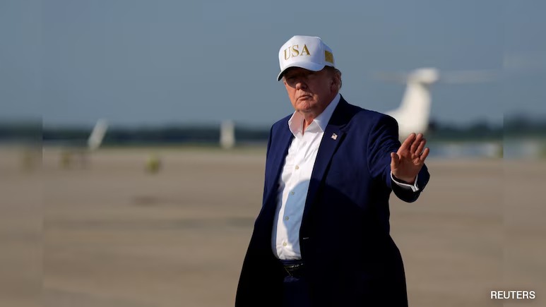 “Trump Was Moved in a Catering Truck”: Secret US Military Flight Revealed Amid Iran Threat