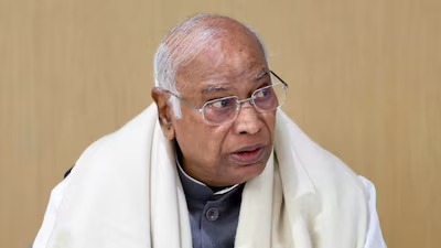‘We Sang What Gandhi and Vajpayee Sang’: Kharge Defends Congress Amid Vande Mataram Row
