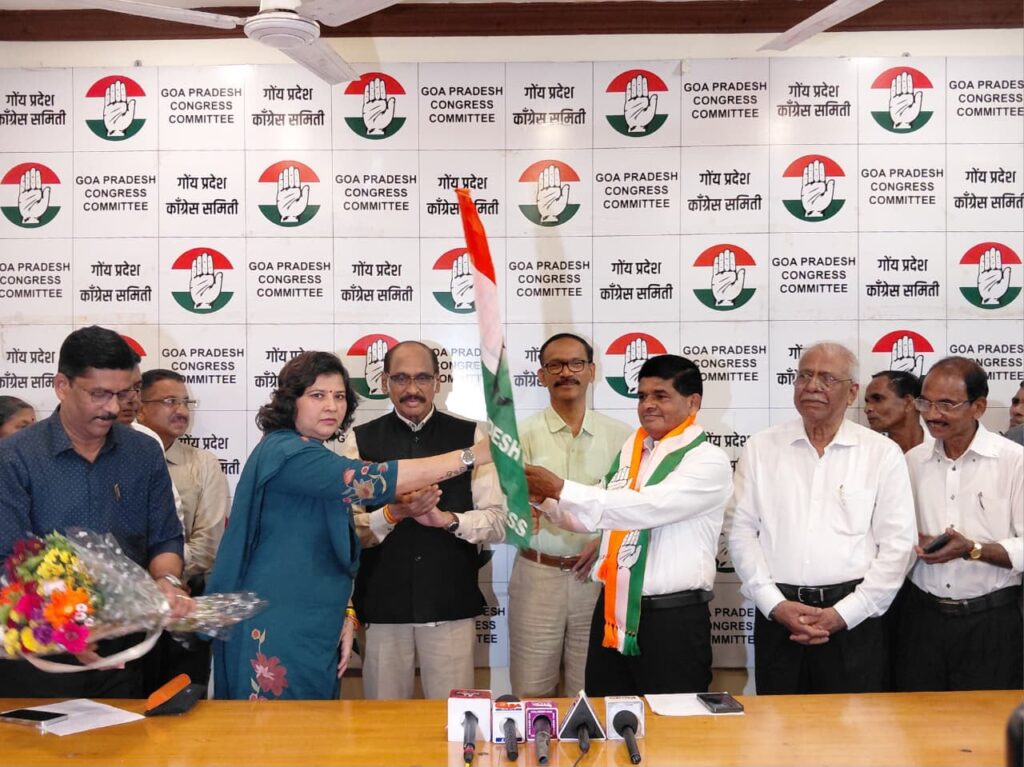 Satyawan Talwadkar joins Congress, Chodankar raises questions over promotion and ST welfare