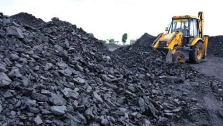 “Coal Stocks Fall 66%”: India Records Steepest Depletion in Four Years