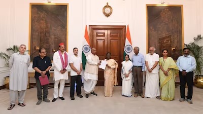 “We Presented Our Memorandum”: Rahul Gandhi Meets President Murmu as BJP Accuses Congress of ‘Malicious Politics’