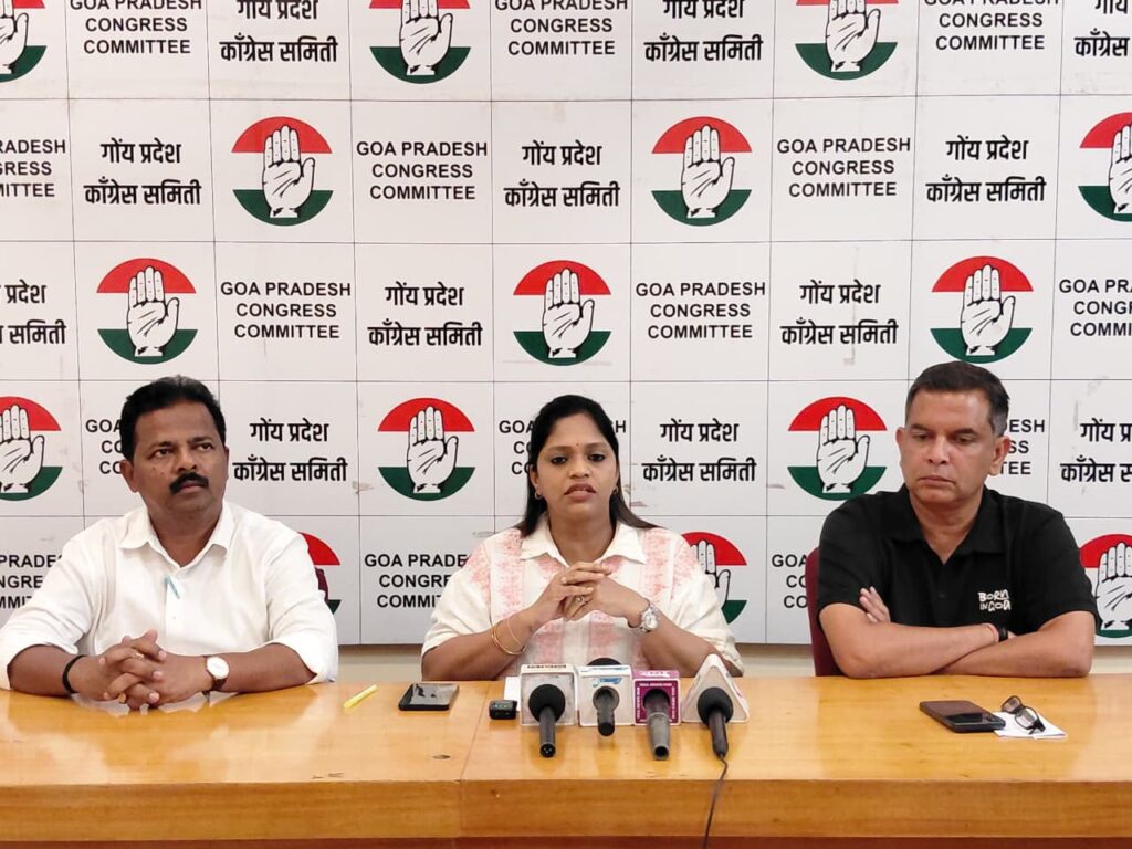 Congress condemns police manhandling of woman protester at Azad Maidan