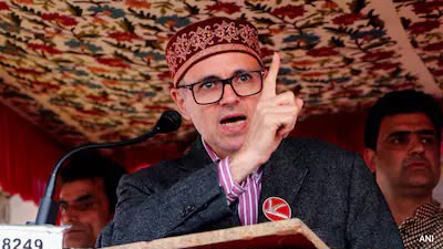 “This Incident Should Never Have Taken Place”: Omar Abdullah Seeks Action Over Attack on Srinagar Bound Bus