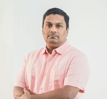 Venzy Viegas meets South Goa SP over alleged Rs 50 lakh overseas job scam